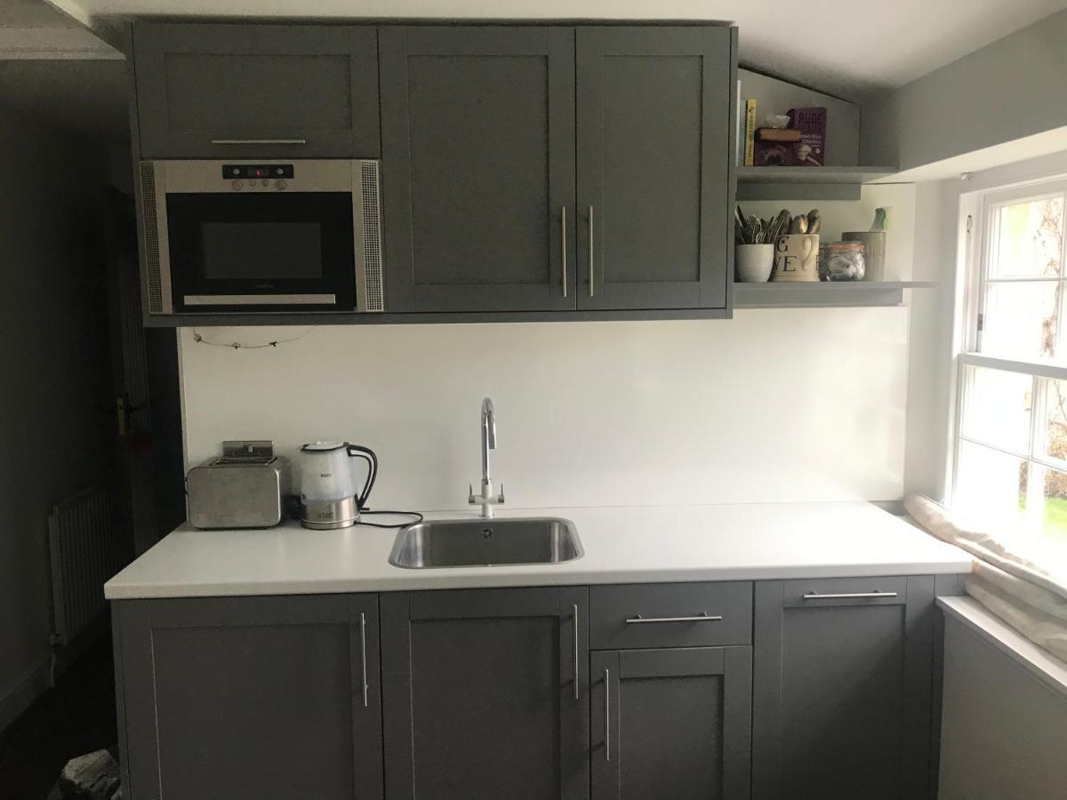 The Old Post Office Studio Apartment In A Beautiful Cotswold Village Cirencester Zewnętrze zdjęcie